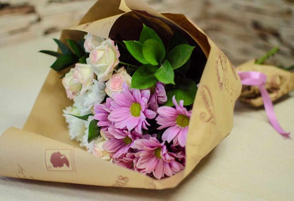 Букет цветов из: Розы и Хризантемы в Красные Баки