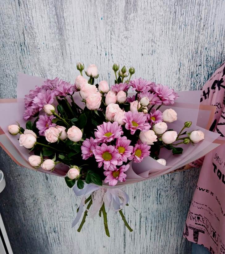 Букет цветов из: Розы и Хризантемы в Красные Баки