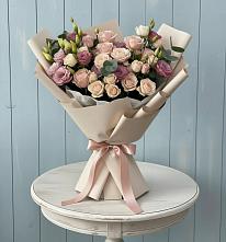 Букет цветов из:  Розы и Лизиантусы в Красные Баки