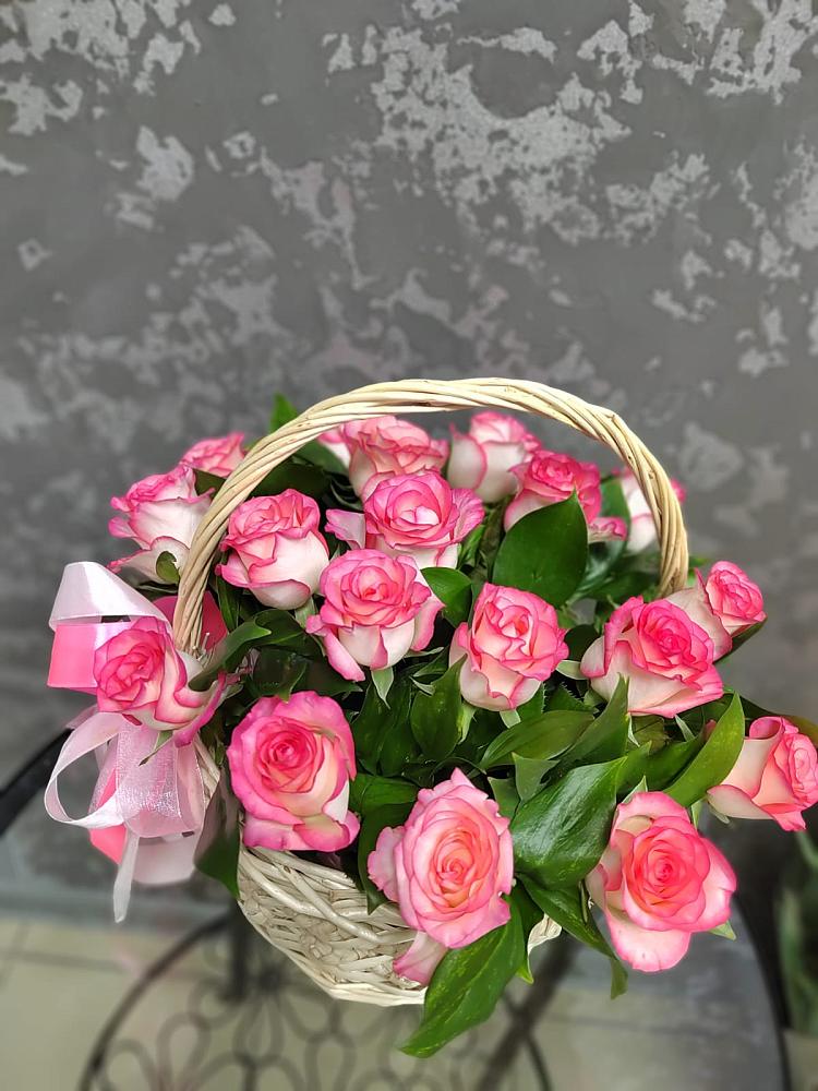 Цветочная композиция из Розы в корзине в Красные Баки