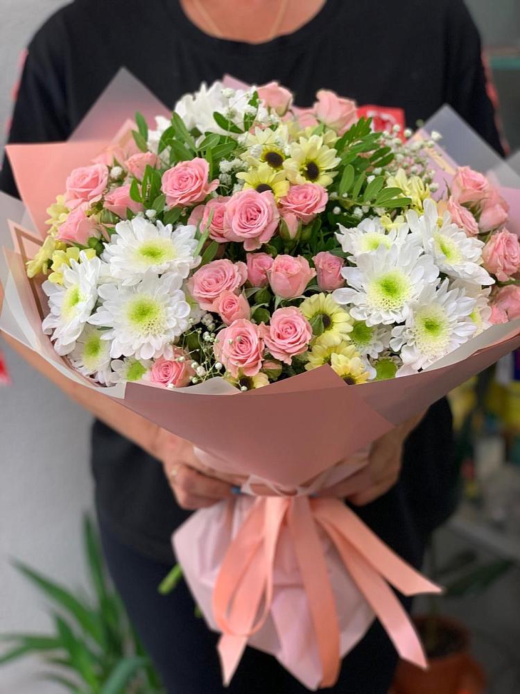 Букет цветов из: Розы и Хризантемы в Красные Баки