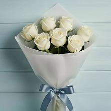 Букет 7 Белых роз Эдлесс Лав #REPLACE_PRED# Красные Баки