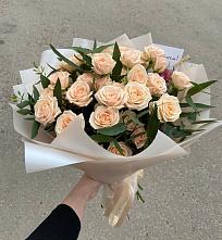Букет Кремовые розы Латте в Красные Баки