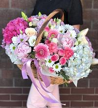 Цветочная композиция из Розы, Хризантемы, Пионы и Лизиантусы в корзине #REPLACE_PRED# Красные Баки