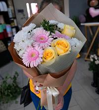 Букет цветов из:  Герберы, Розы и Хризантемы в Красные Баки
