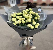 Букет Белые кустовые розы Солинеро в Красные Баки