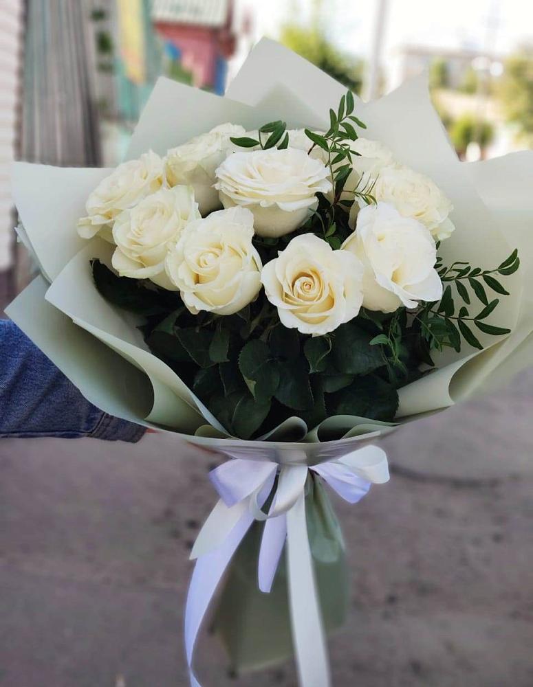 Букет Белые розы Проуд в Красные Баки