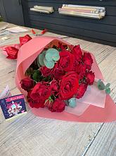 Букет цветов из:  Розы #REPLACE_PRED# Красные Баки