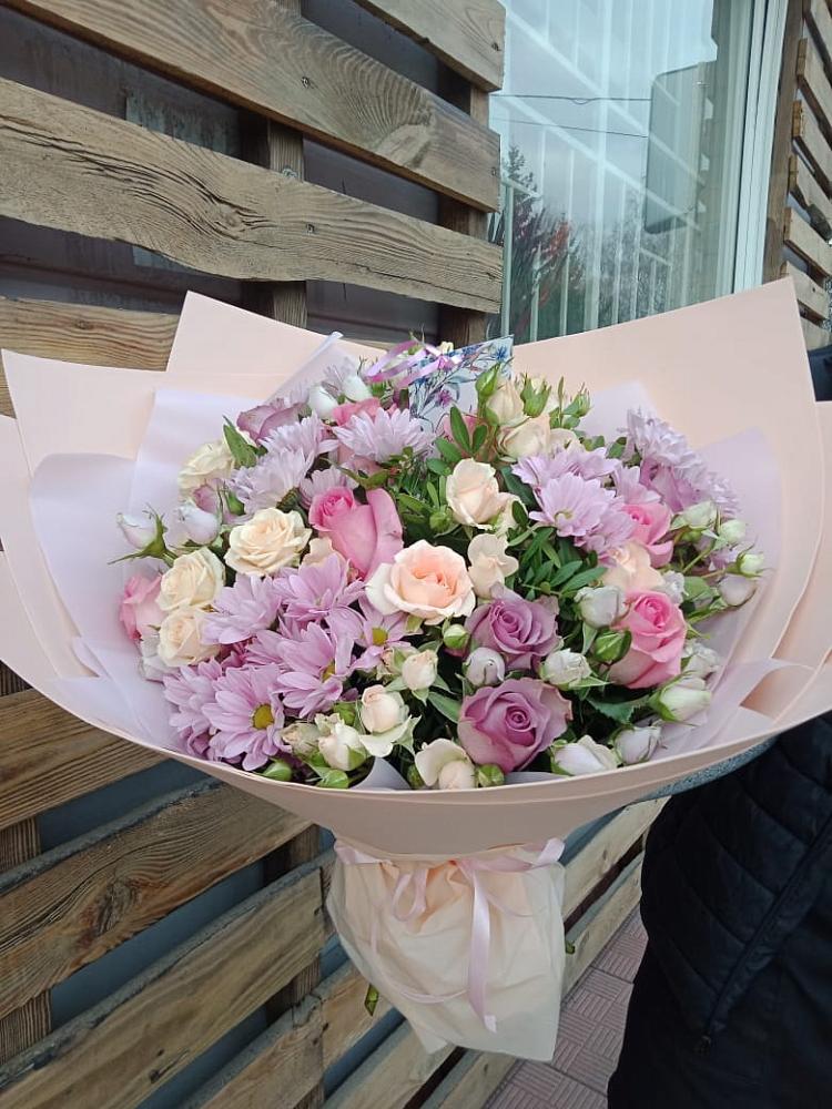 Букет цветов из: Розы и Хризантемы в Красные Баки