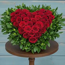 Цветочная композиция из Розы в виде сердца в Красные Баки