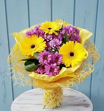 Букет цветов из:  Хризантемы и Герберы в Красные Баки