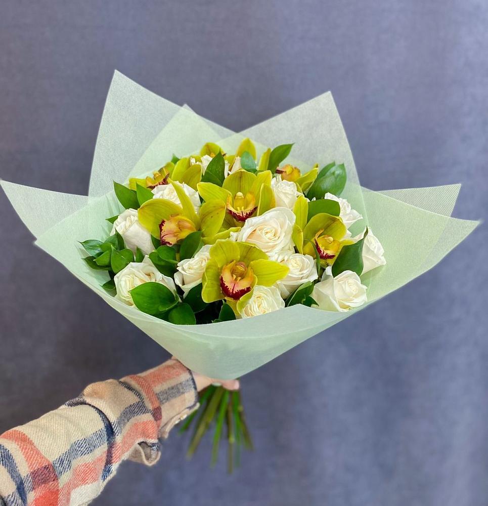 Букет цветов из: Орхидеи и Розы в Красные Баки