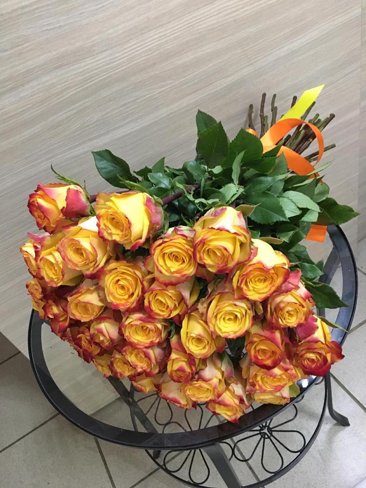 Букет Желтые розы в Красные Баки