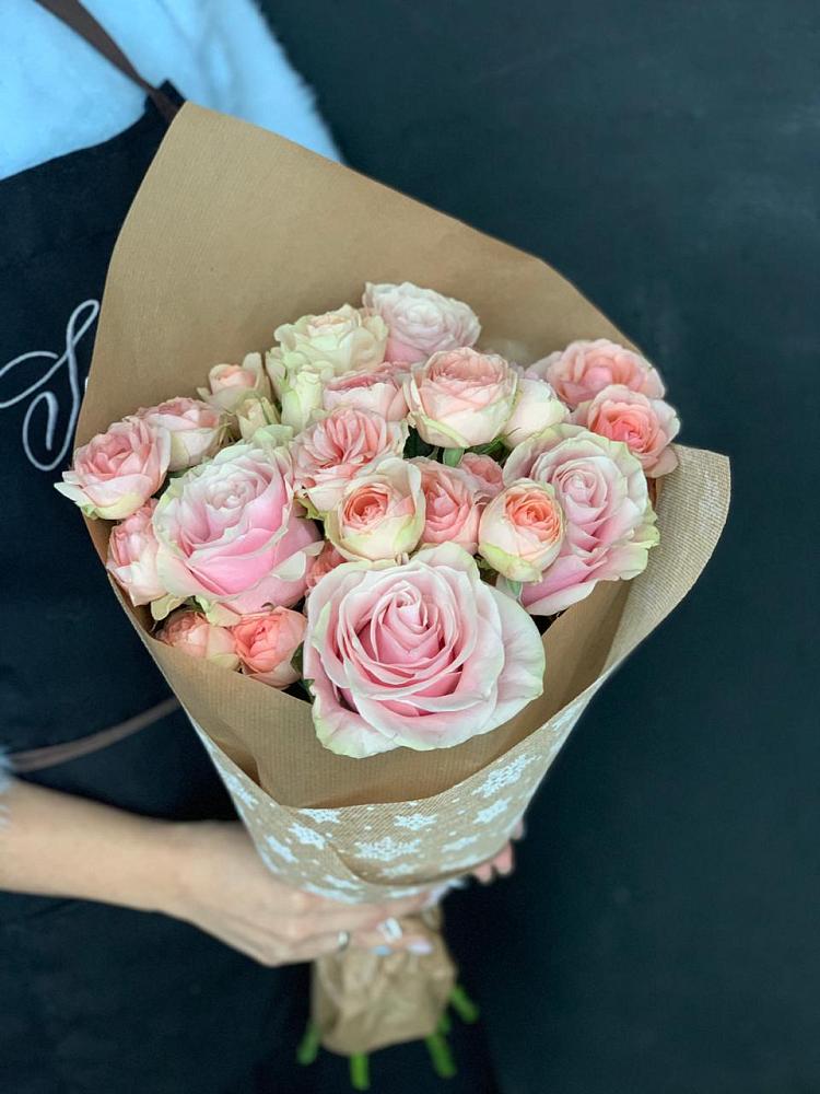 Букет цветов из: Хризантемы и Розы в Красные Баки