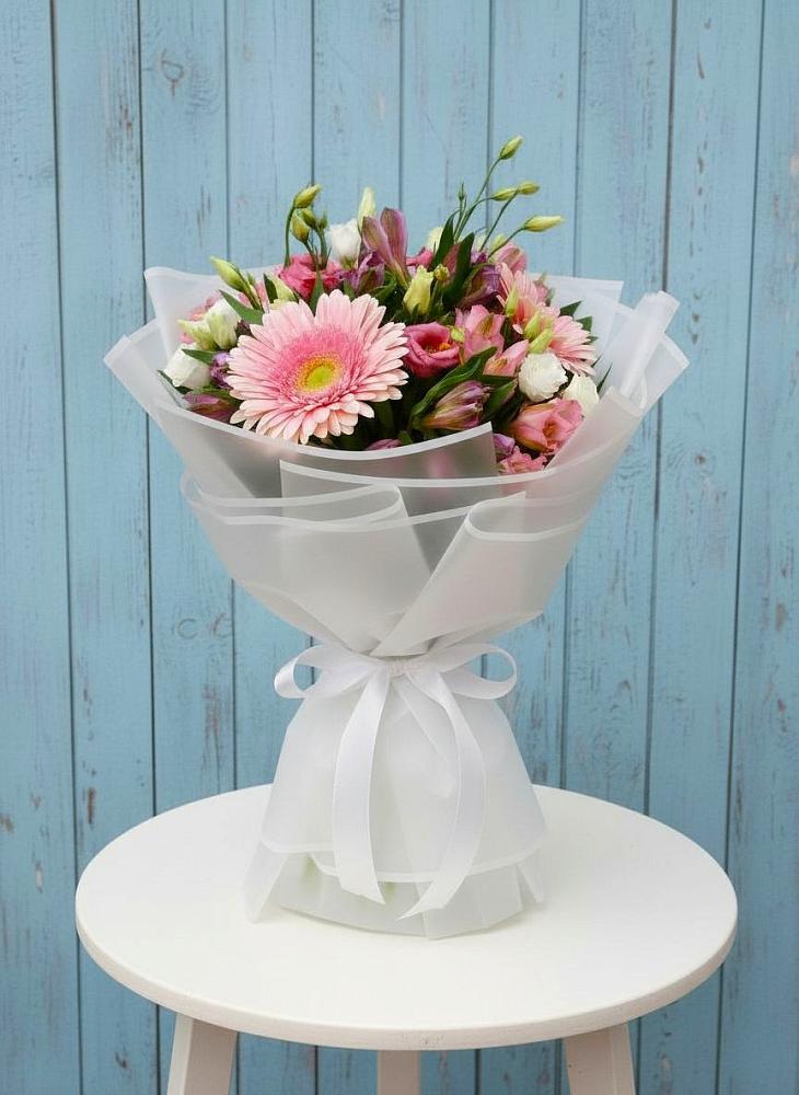 Букет цветов из: Герберы, Альстромерии и Лизиантусы в Красные Баки