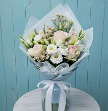 Букет цветов из:  Розы и Лизиантусы в Красные Баки