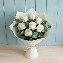Букет Белые розы в Эвкалипте в Красные Баки