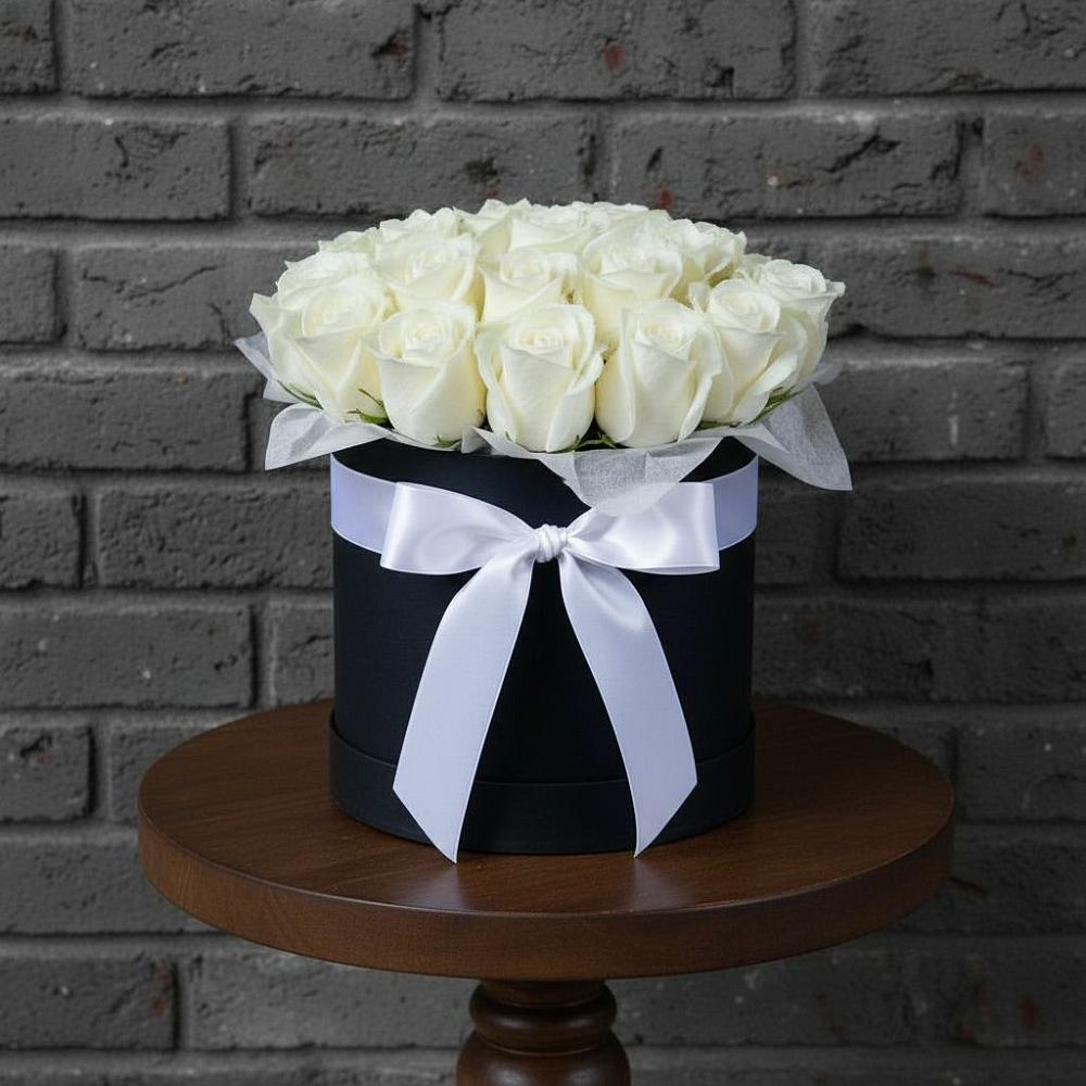 Цветочная композиция из Розы в шляпной коробке в Красные Баки