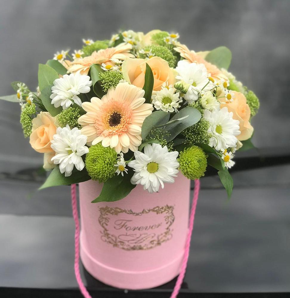 Цветочная композиция из Розы, Герберы и Хризантемы в шляпной коробке в Красные Баки