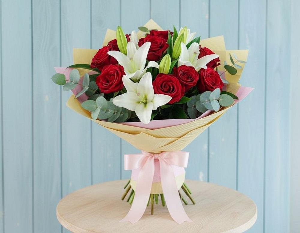 Букет цветов из: Лилии и Розы в Красные Баки